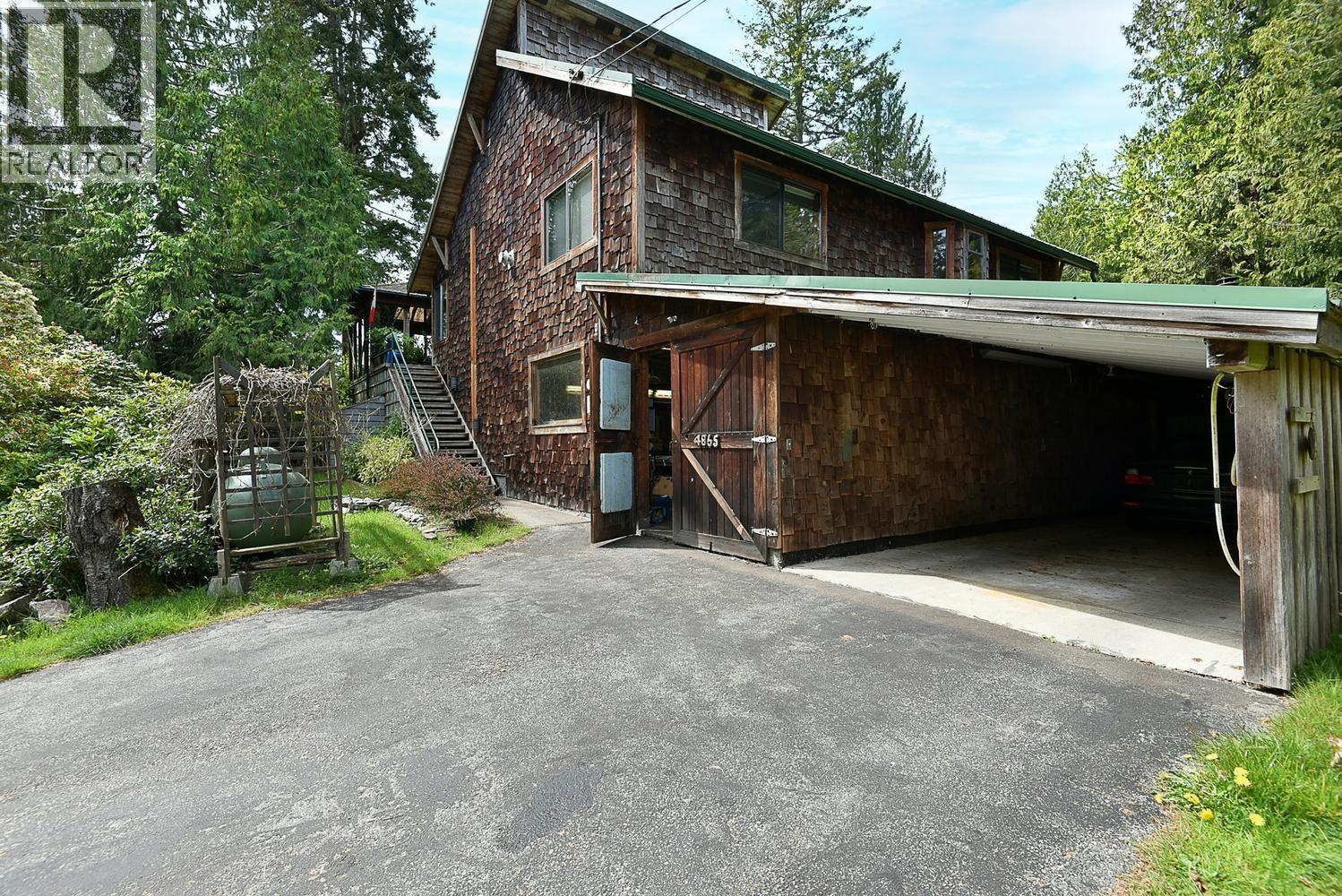 4865 Bowsprit Drive, Madeira Park, British Columbia  V0N 2H1 - Photo 29 - R3115725