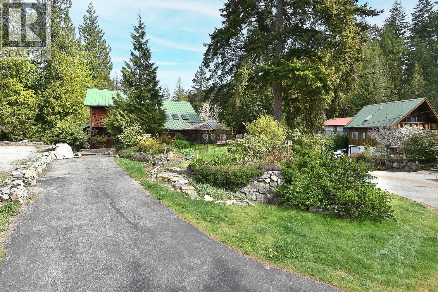 4865 Bowsprit Drive, Madeira Park, British Columbia  V0N 2H1 - Photo 32 - R3115725