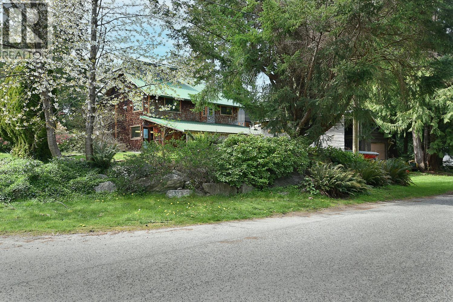 4865 Bowsprit Drive, Madeira Park, British Columbia  V0N 2H1 - Photo 33 - R3115725