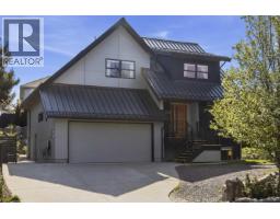 1007 JAY CRESCENT, Squamish, British Columbia