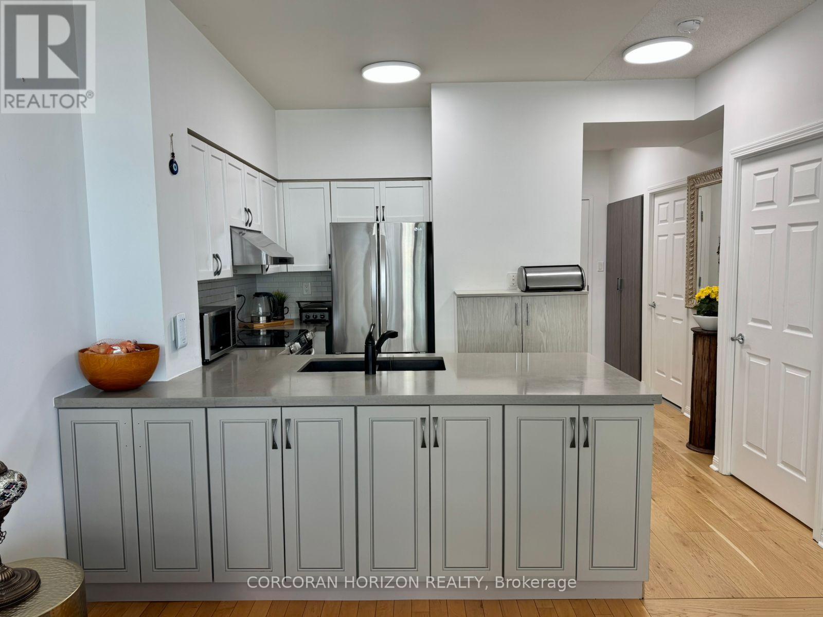 2009 - 228 Queens Quay W, Toronto, Ontario  M5J 2X1 - Photo 8 - C13035740