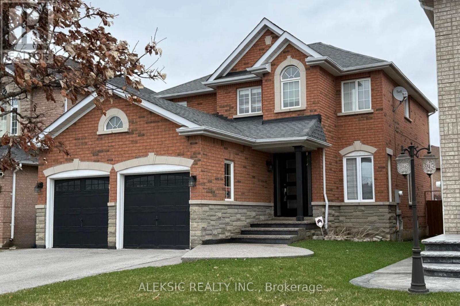 33 HILLPATH CRESCENT, Brampton, Ontario