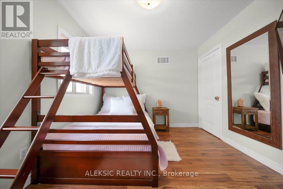 33 Hillpath Crescent, Brampton, Ontario  L6Z 4T7 - Photo 33 - W12985700