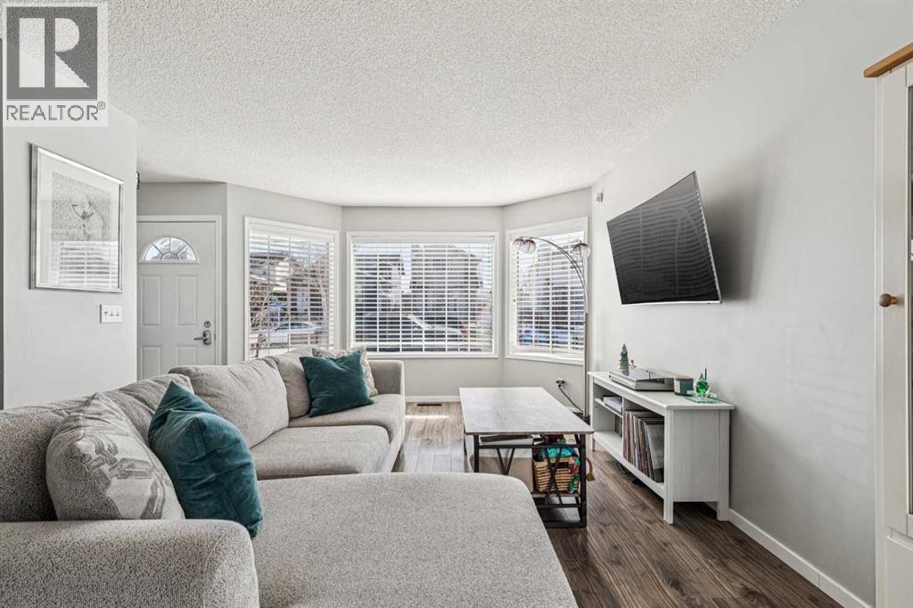 27 Rivercrest Way SE, Calgary, Alberta  T2C 4J8 - Photo 3 - A2303159