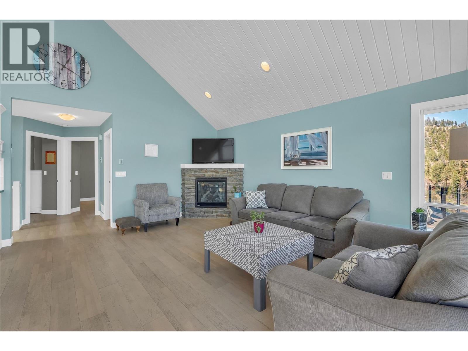 7012 Barcelona Drive, Kelowna, British Columbia  v1z 3r8 - Photo 9 - 10384857