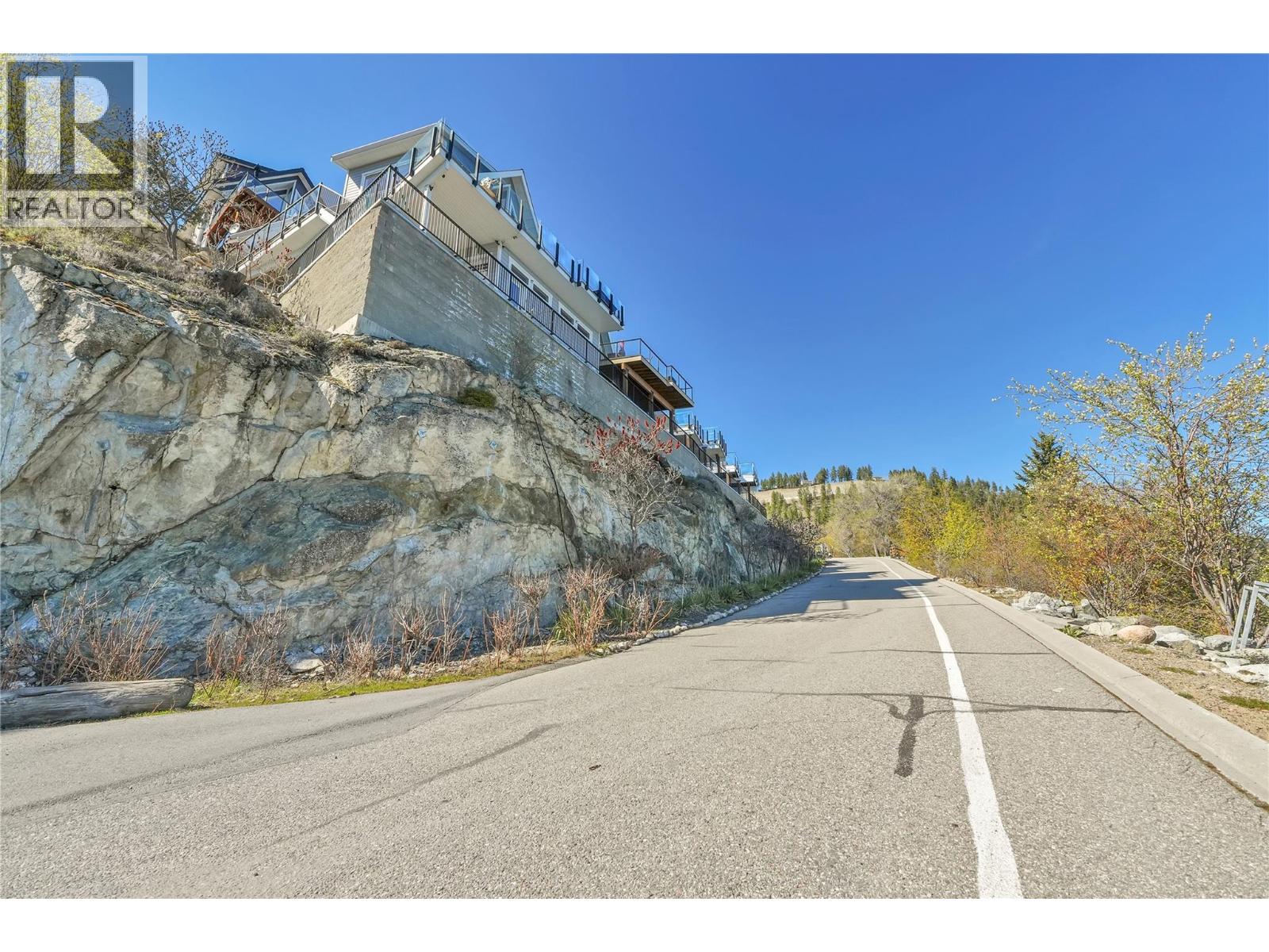 7012 Barcelona Drive, Kelowna, British Columbia  v1z 3r8 - Photo 35 - 10384857