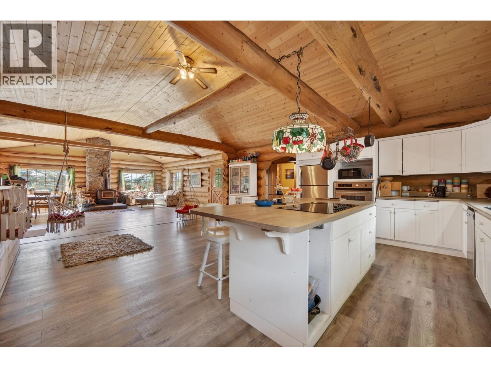 7471 Cariboo Chalet Road, Lone Butte, British Columbia  V0K 1X3 - Photo 10 - R3115762