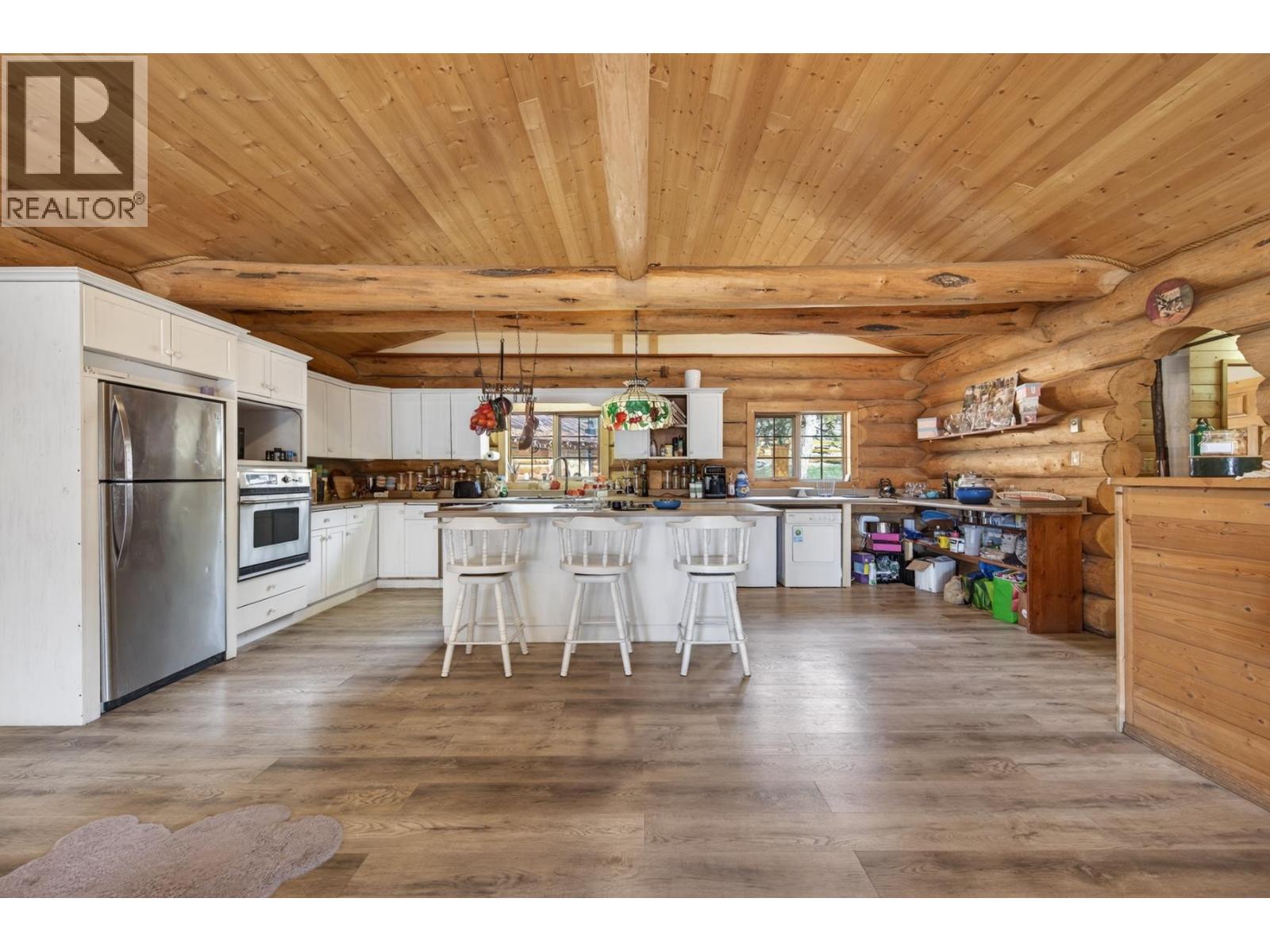 7471 Cariboo Chalet Road, Lone Butte, British Columbia  V0K 1X3 - Photo 6 - R3115762