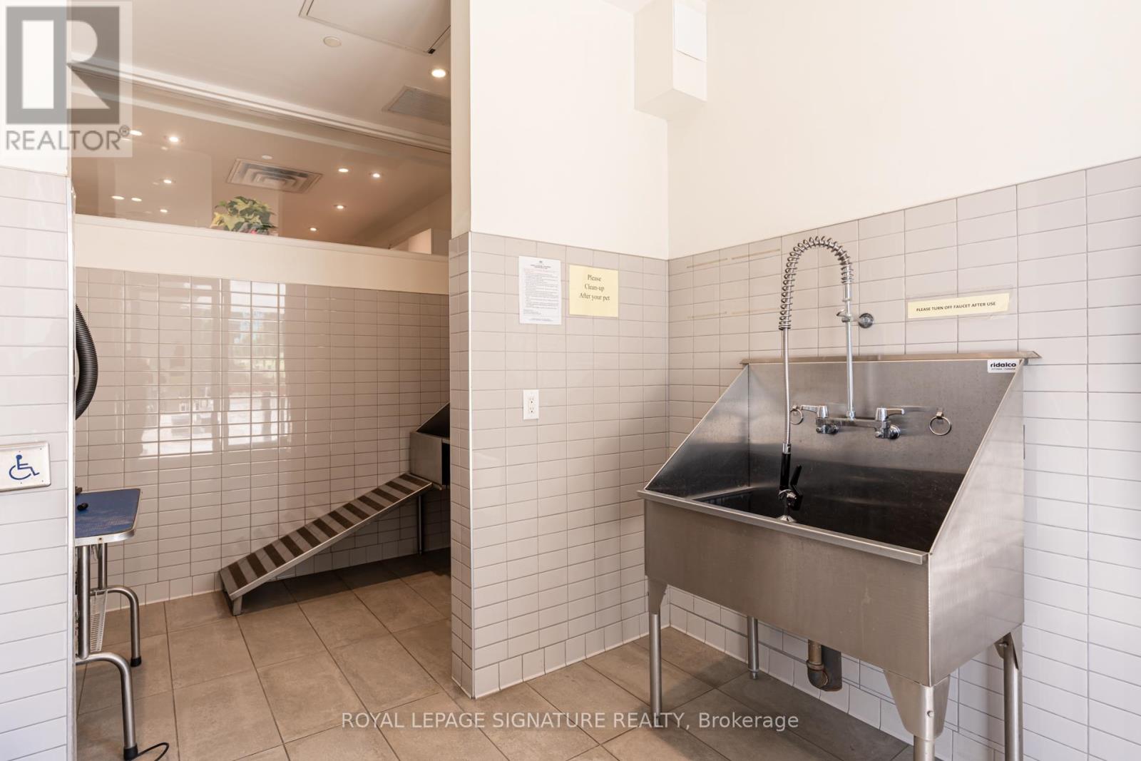 836 - 1830 Bloor Street W, Toronto, Ontario  M6P 0A2 - Photo 29 - W13041152