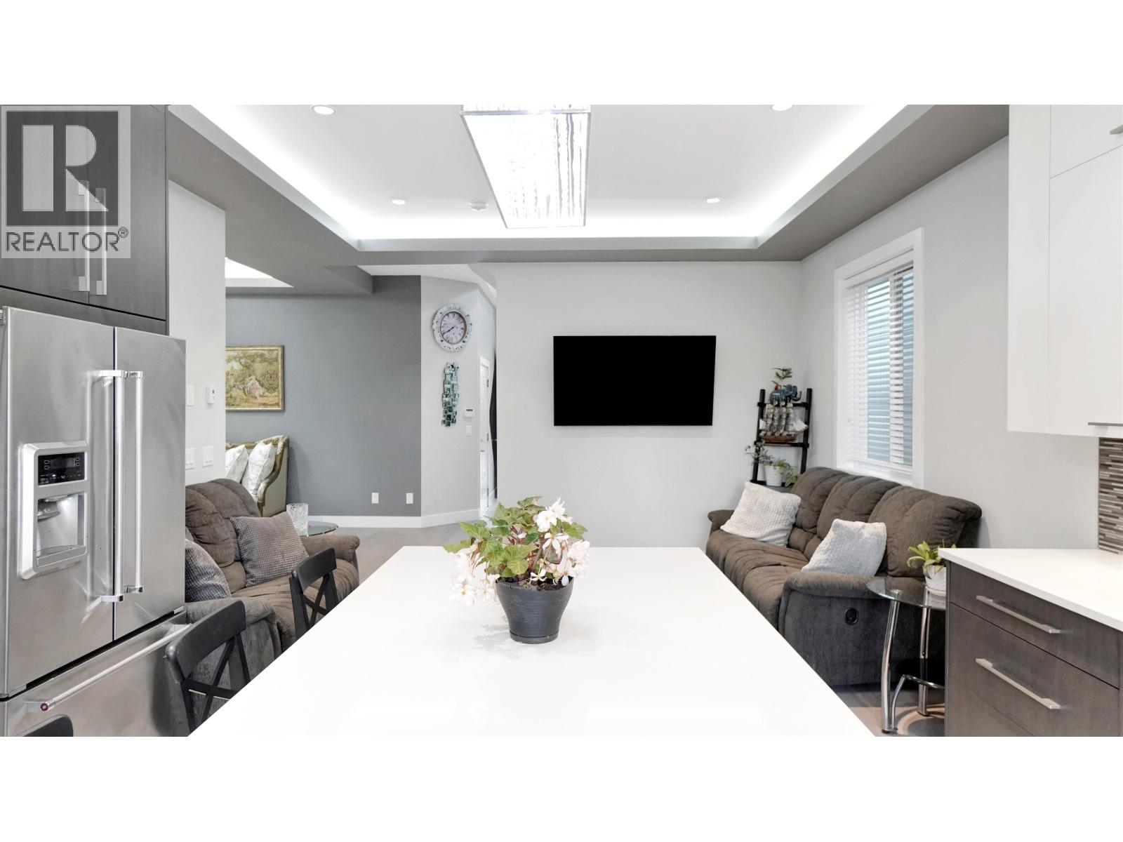 3474 Gislason Avenue, Coquitlam, British Columbia  V3B 3H7 - Photo 5 - R3099998