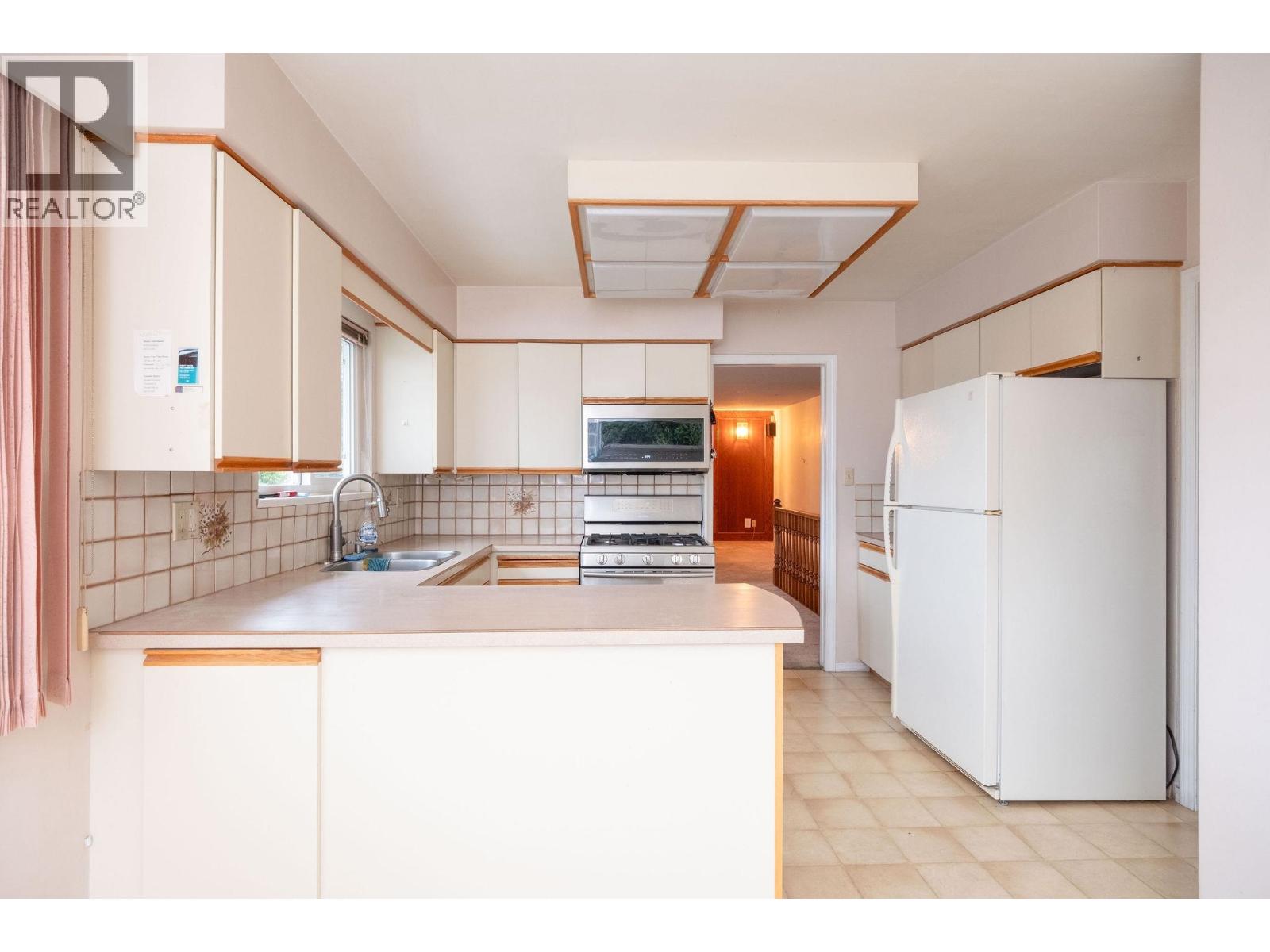 7740 Allman Street, Burnaby, British Columbia  V5E 2B1 - Photo 15 - R3077315