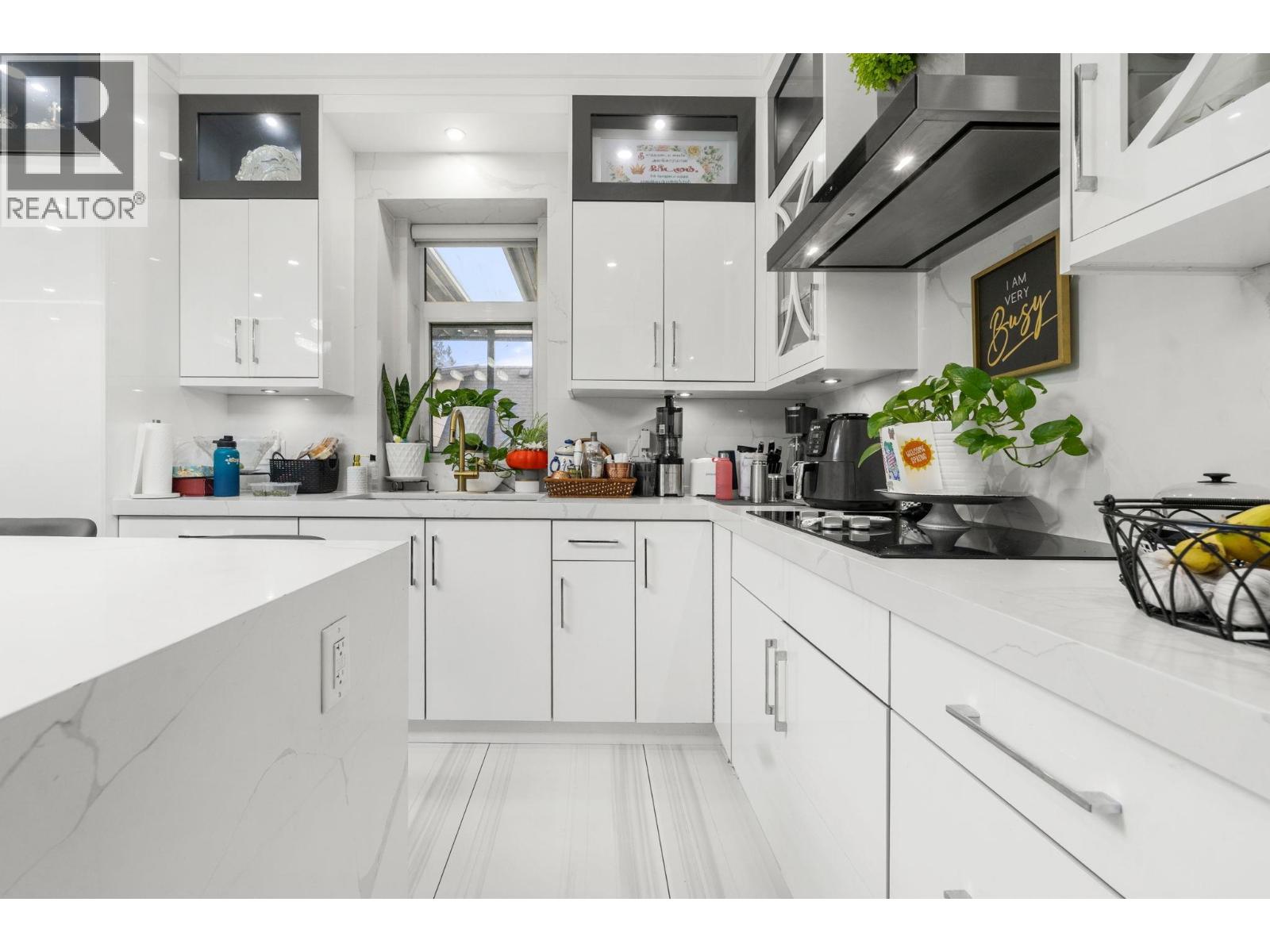 416 E 63rd Avenue, Vancouver, British Columbia  V5X 2K2 - Photo 5 - R3115710