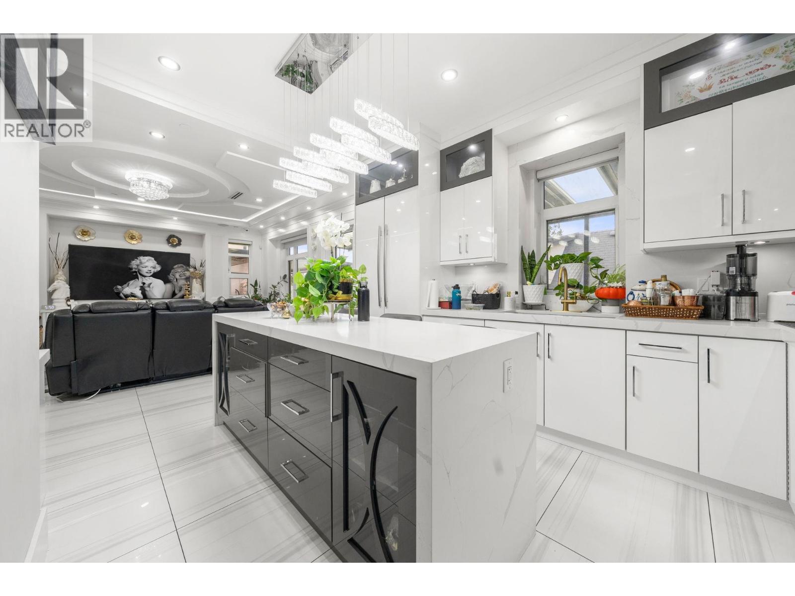 416 E 63rd Avenue, Vancouver, British Columbia  V5X 2K2 - Photo 4 - R3115710