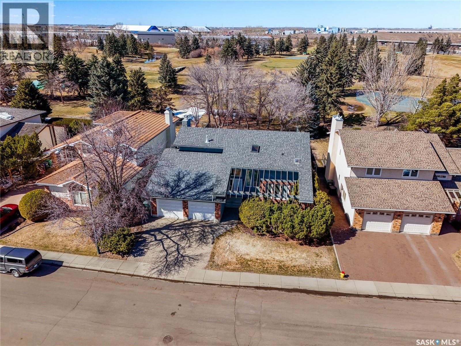 215 Mallin Crescent, Saskatoon, Saskatchewan  S7K 7X3 - Photo 2 - SK033935