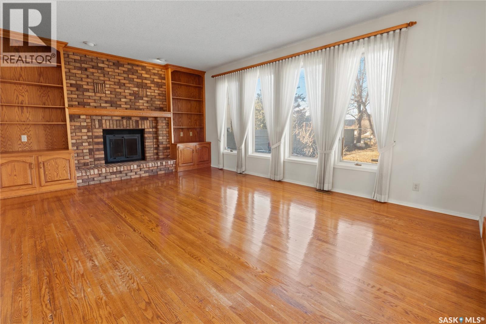 215 Mallin Crescent, Saskatoon, Saskatchewan  S7K 7X3 - Photo 6 - SK033935