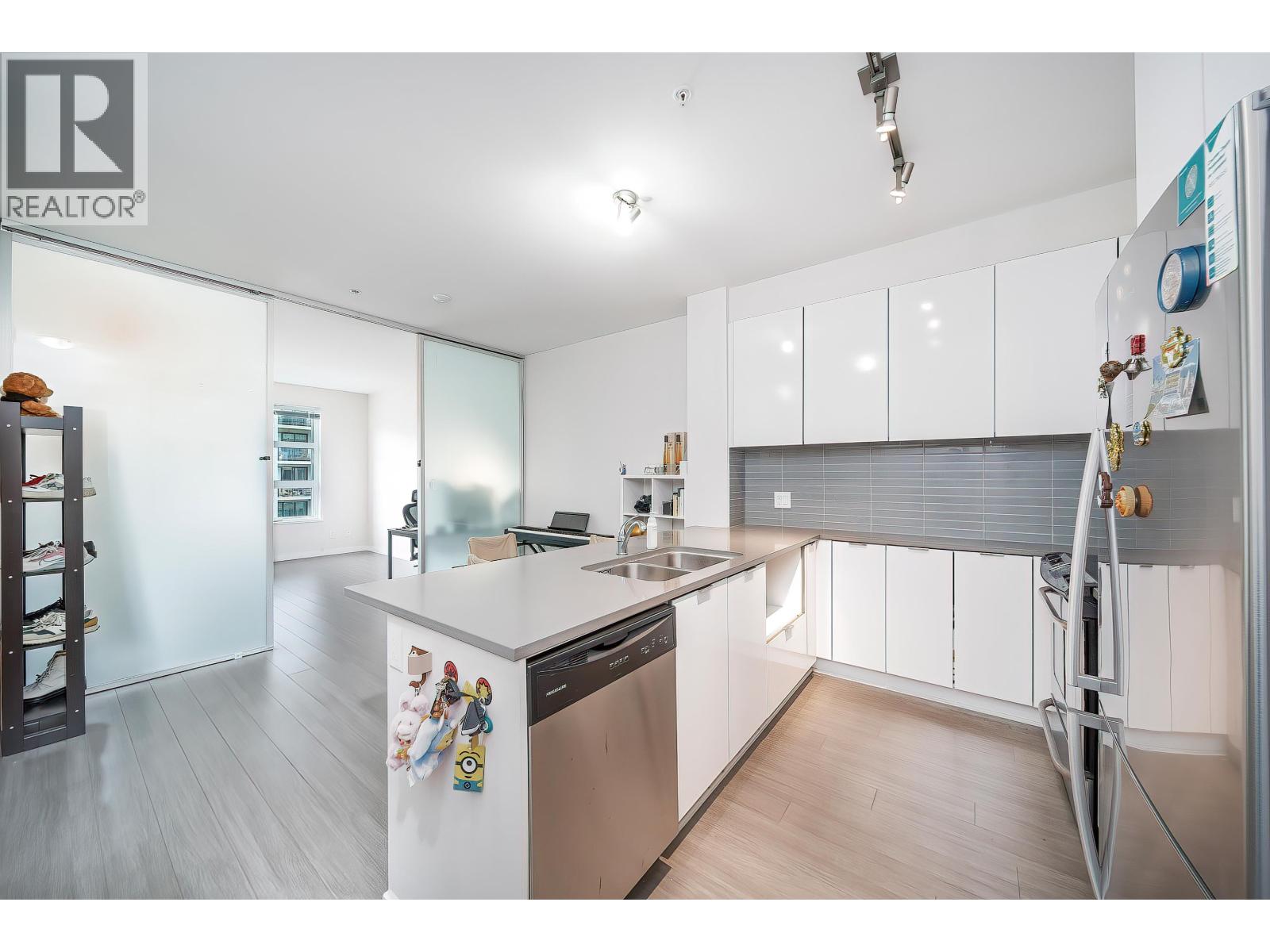 310 9877 University Crescent, Burnaby, British Columbia  V5A 0E5 - Photo 3 - R3113786