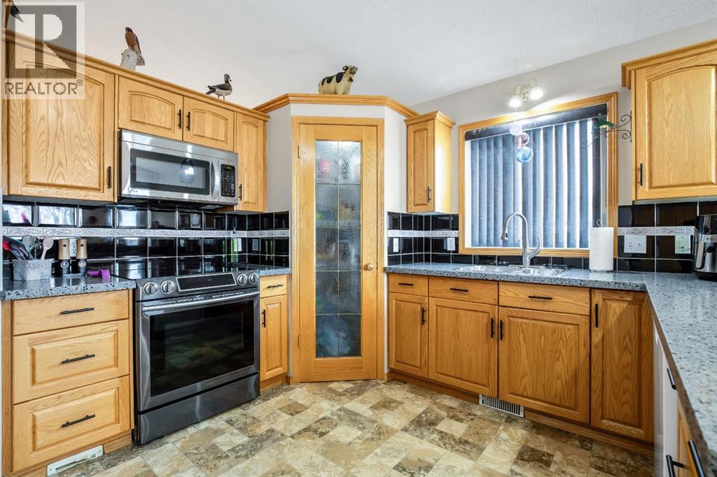 10 Madison Court, Strathmore, Alberta  T1P 1M5 - Photo 9 - A2299534