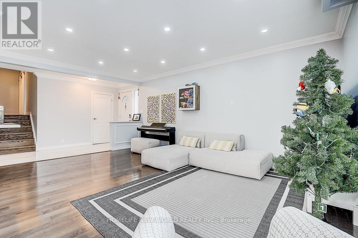 47 Manorglen Crescent, Toronto, Ontario  M1S 1W3 - Photo 5 - E13043670