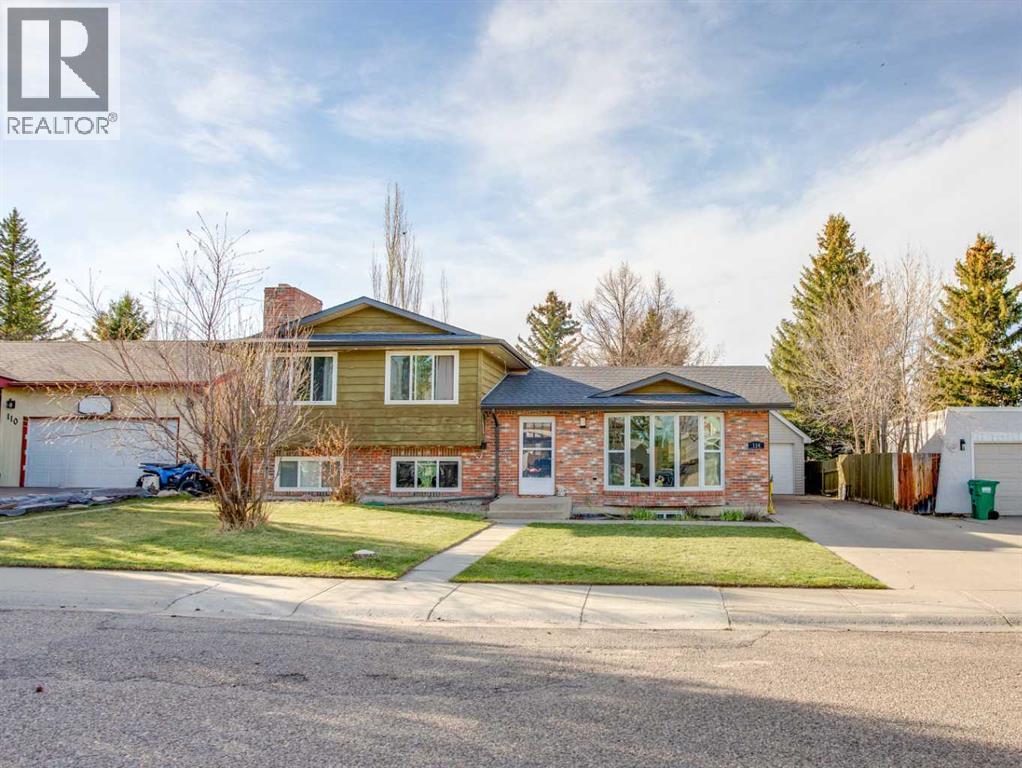 114 Laval Court W, Lethbridge, Alberta  T1K 4G3 - Photo 2 - A2303387