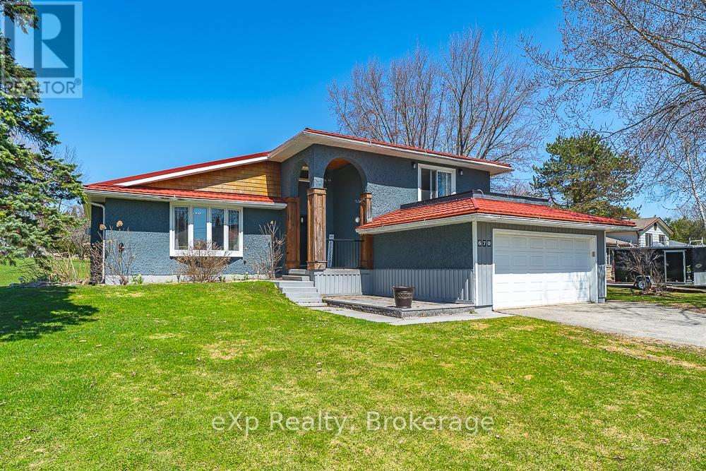 670 Joynt Street, Georgian Bluffs, Ontario  N0H 2K0 - Photo 2 - X13043646