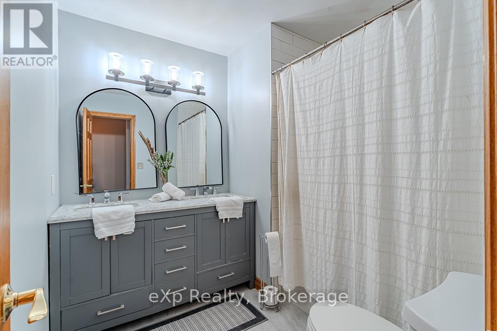 670 Joynt Street, Georgian Bluffs, Ontario  N0H 2K0 - Photo 32 - X13043646