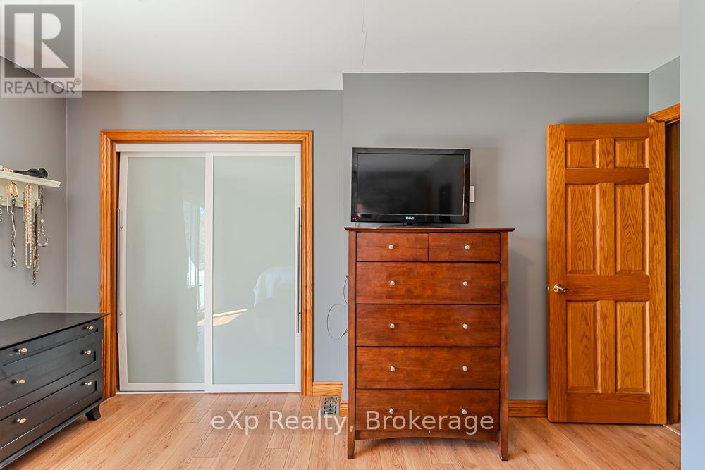 670 Joynt Street, Georgian Bluffs, Ontario  N0H 2K0 - Photo 36 - X13043646