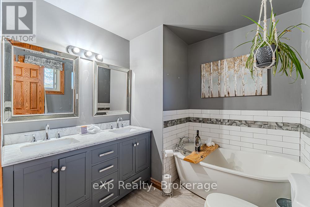 670 Joynt Street, Georgian Bluffs, Ontario  N0H 2K0 - Photo 37 - X13043646