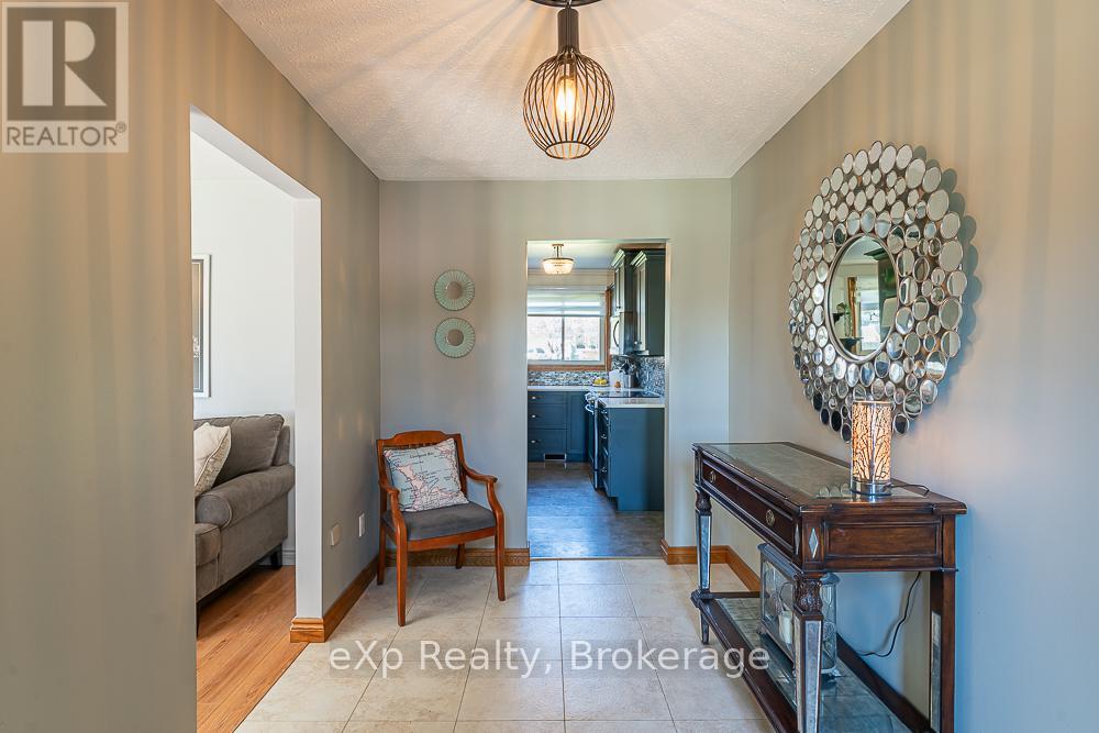 670 Joynt Street, Georgian Bluffs, Ontario  N0H 2K0 - Photo 5 - X13043646