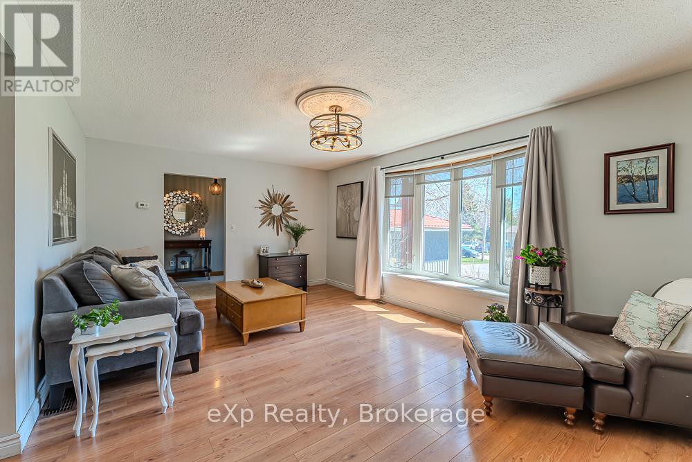 670 Joynt Street, Georgian Bluffs, Ontario  N0H 2K0 - Photo 8 - X13043646