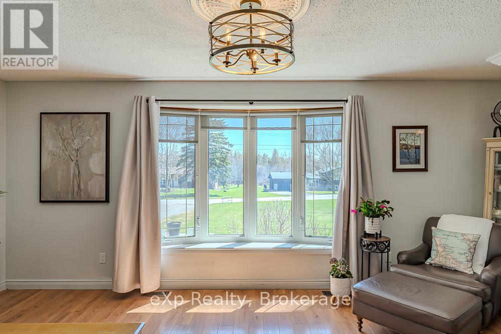 670 Joynt Street, Georgian Bluffs, Ontario  N0H 2K0 - Photo 9 - X13043646