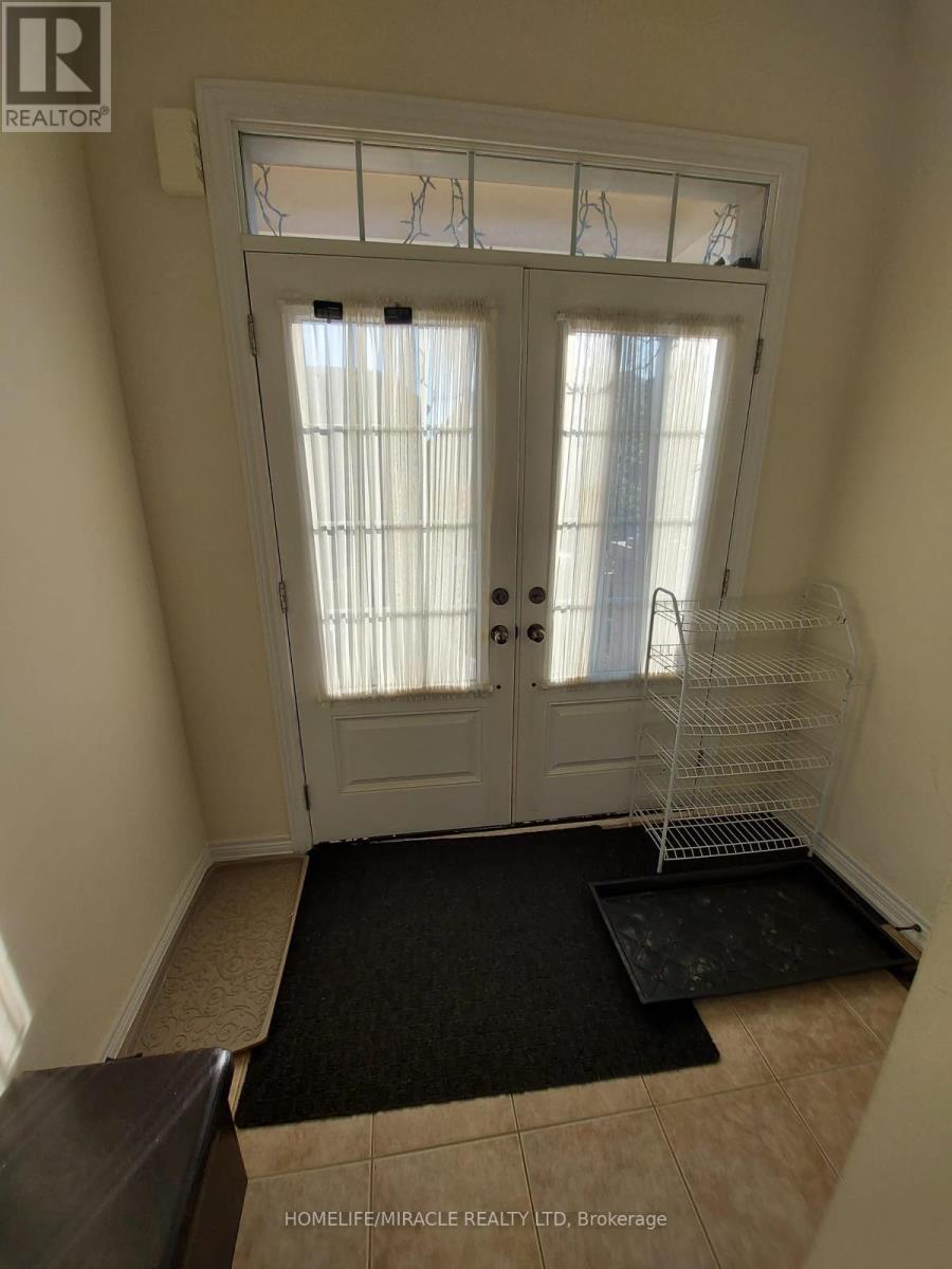 14 Ebury Drive, Brampton, Ontario  L6X 0Z3 - Photo 2 - W13043612