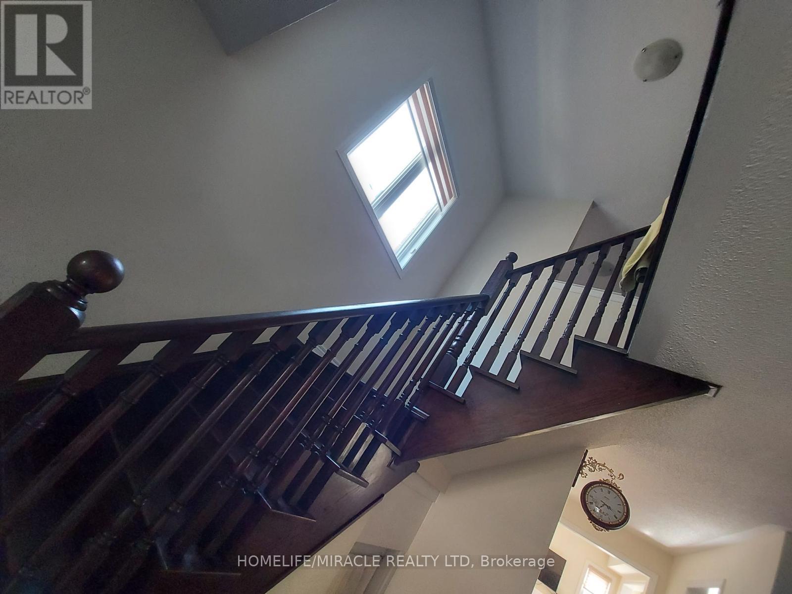 14 Ebury Drive, Brampton, Ontario  L6X 0Z3 - Photo 8 - W13043612