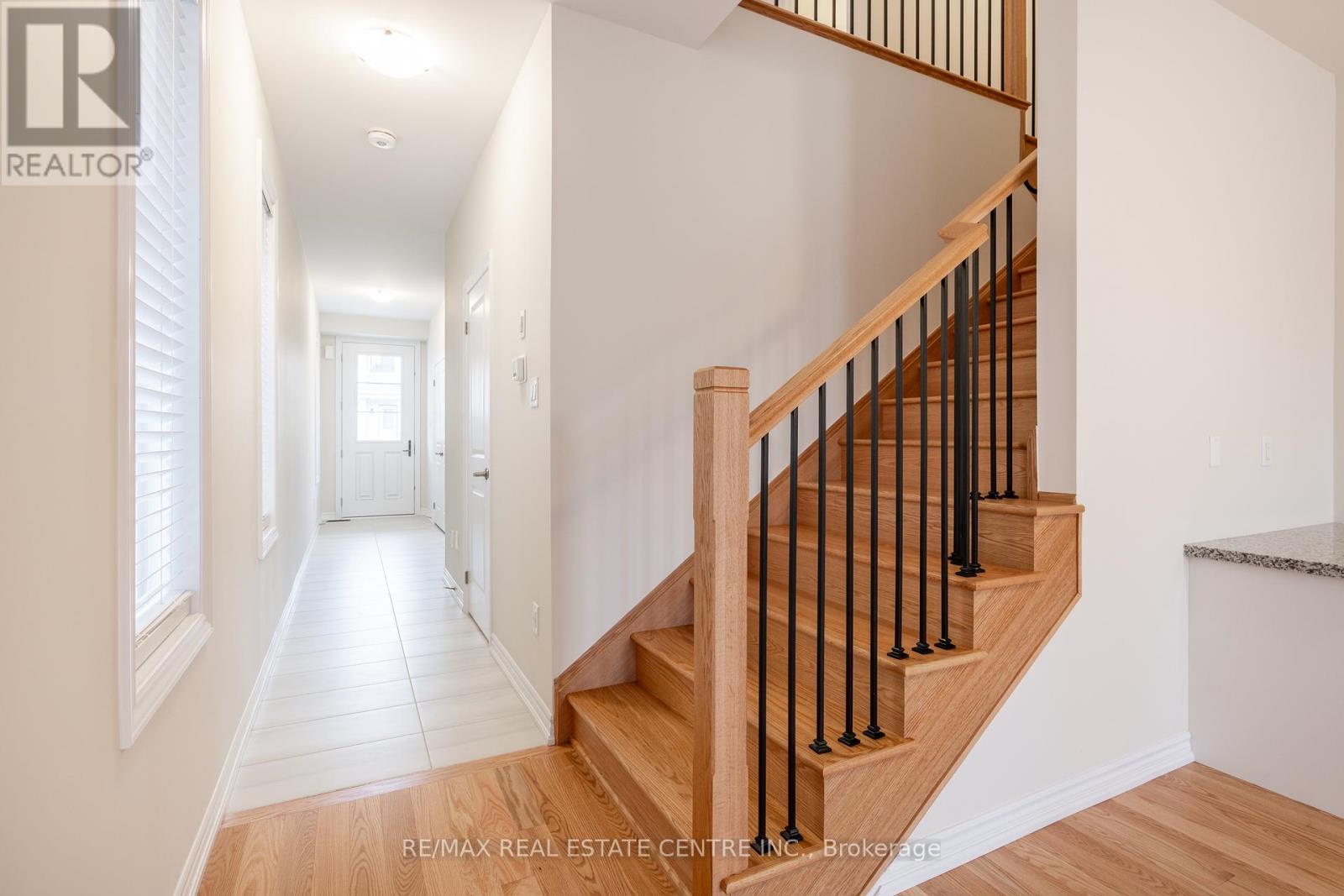 1426 Almonte Drive, Burlington, Ontario  L7P 0V8 - Photo 5 - W13043616