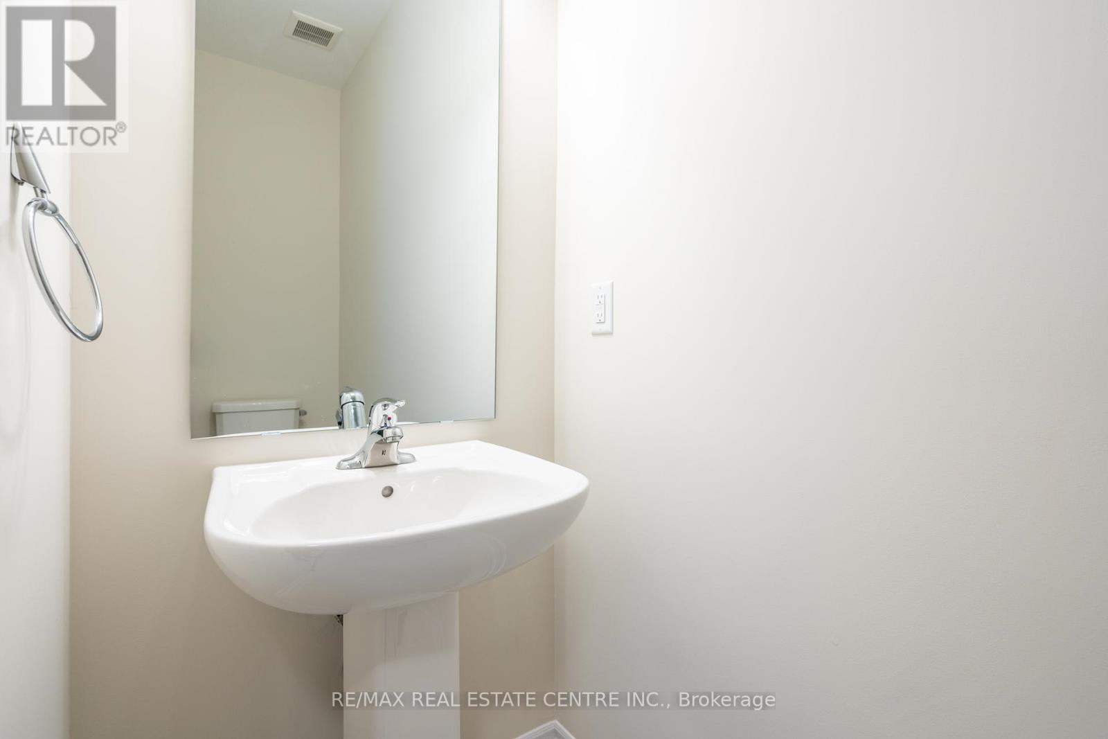 1426 Almonte Drive, Burlington, Ontario  L7P 0V8 - Photo 6 - W13043616