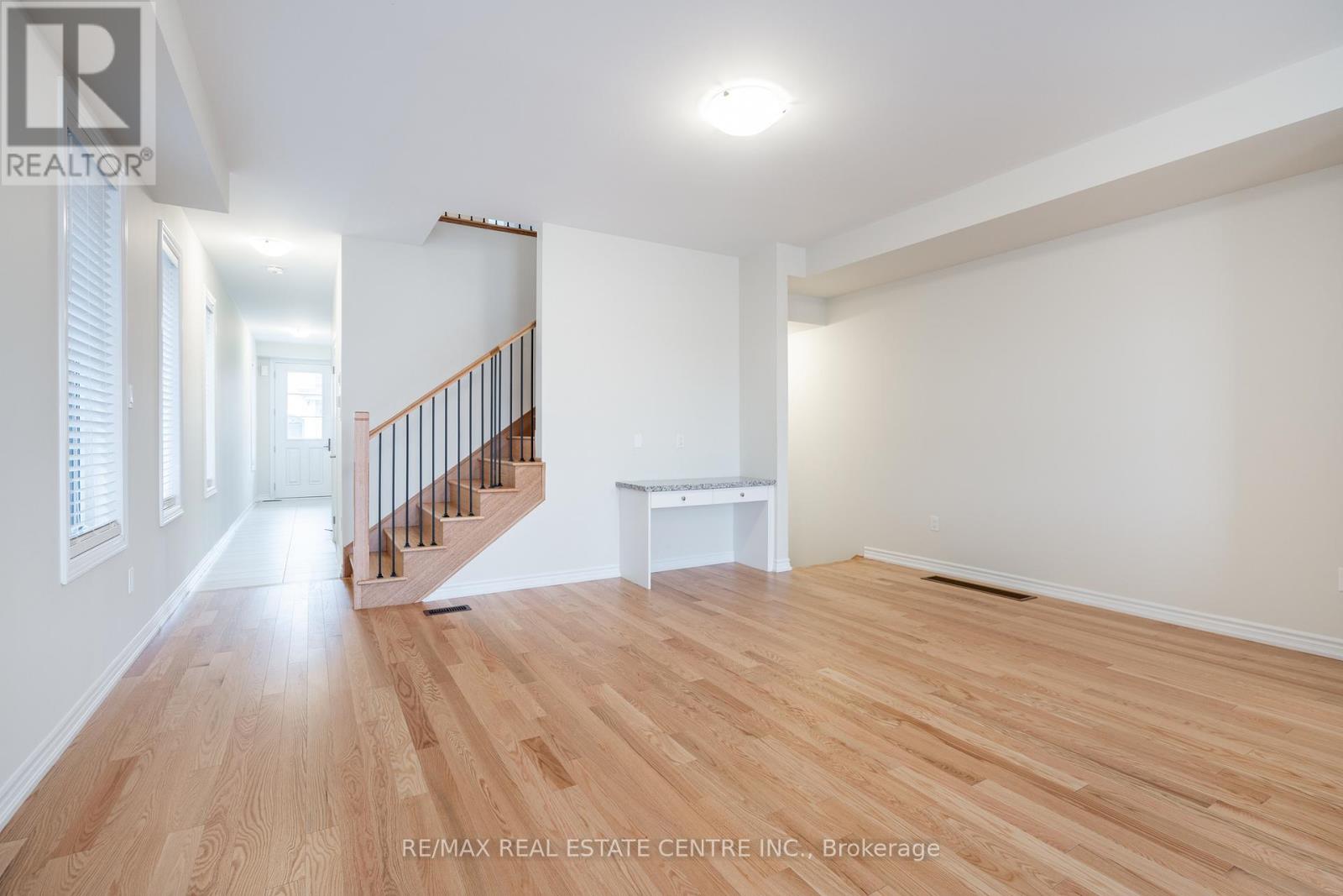 1426 Almonte Drive, Burlington, Ontario  L7P 0V8 - Photo 8 - W13043616