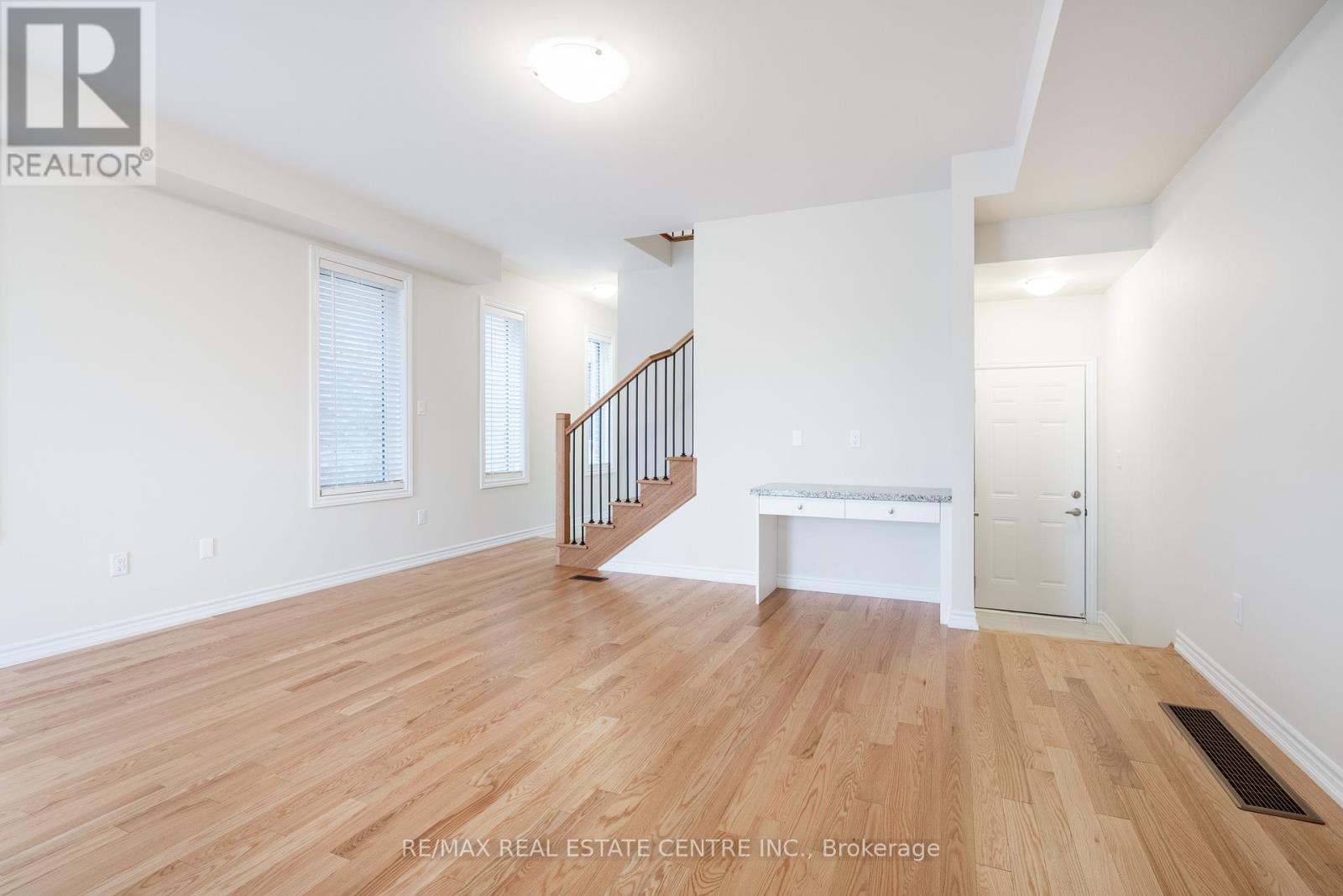 1426 Almonte Drive, Burlington, Ontario  L7P 0V8 - Photo 9 - W13043616