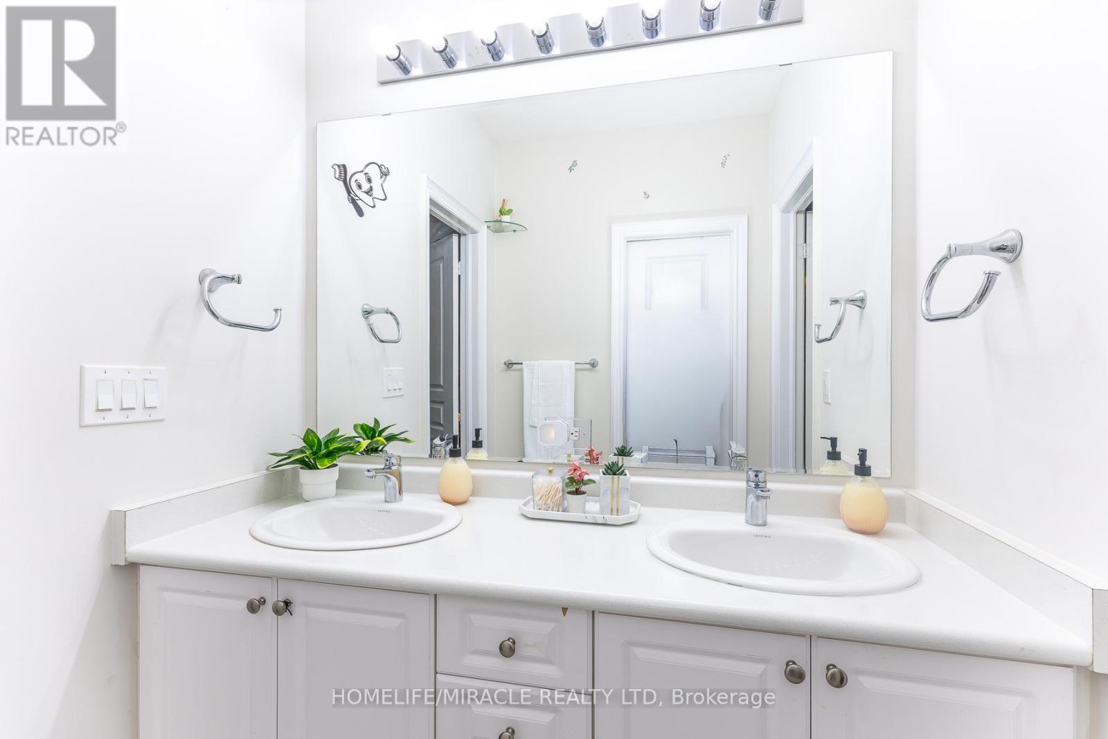 Hts - 1535 Mendelson Heights, Milton, Ontario  L9E 1H3 - Photo 24 - W13043626