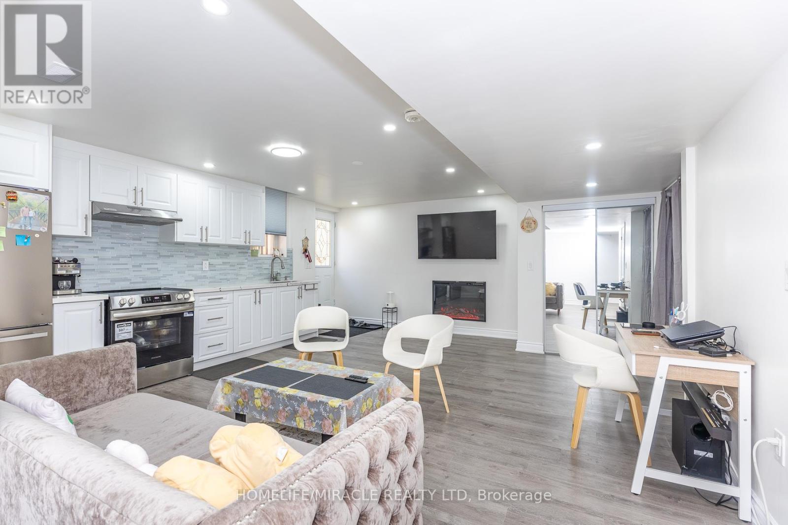 Hts - 1535 Mendelson Heights, Milton, Ontario  L9E 1H3 - Photo 35 - W13043626