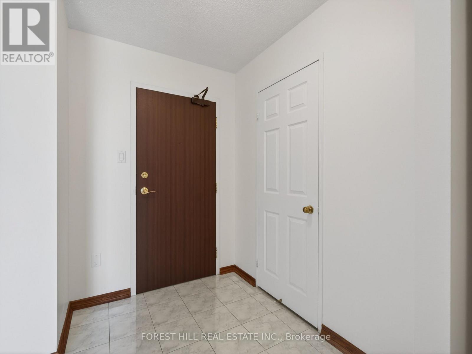 1201 - 100 County Court Boulevard, Brampton, Ontario  L6W 3X1 - Photo 3 - W13043662