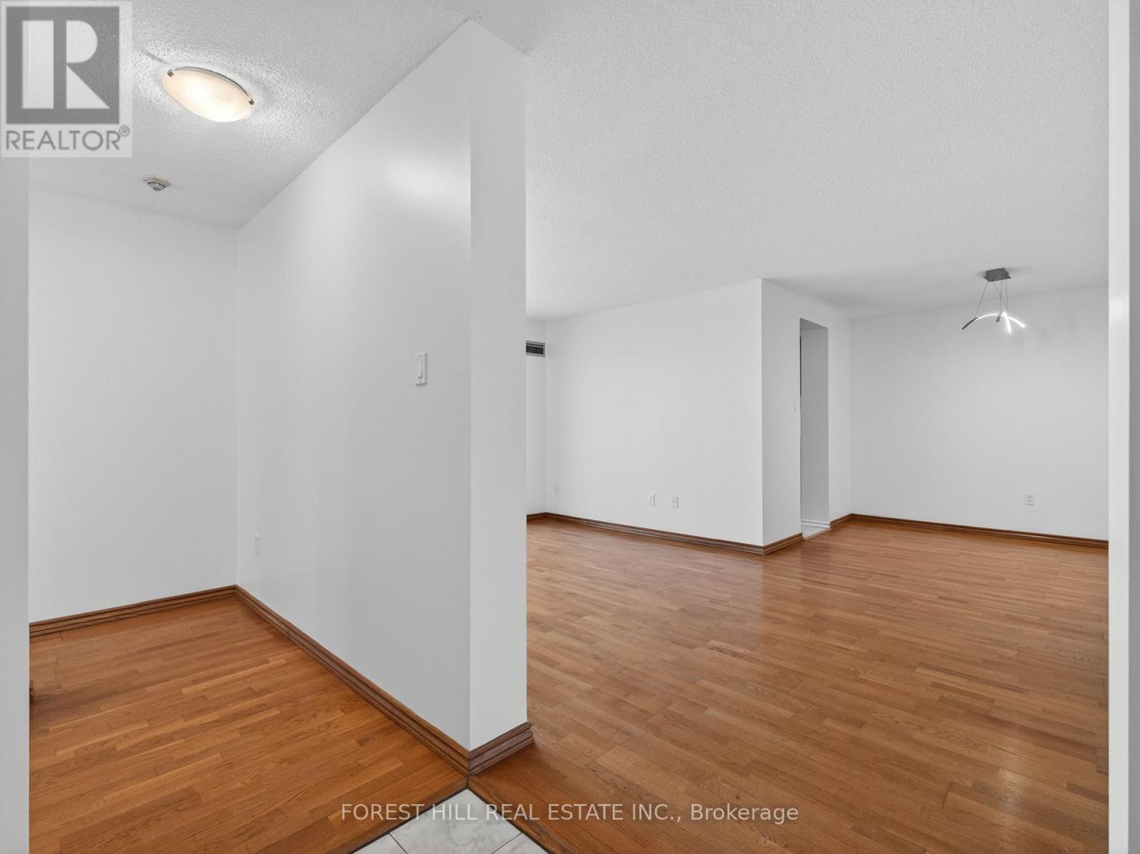 1201 - 100 County Court Boulevard, Brampton, Ontario  L6W 3X1 - Photo 5 - W13043662