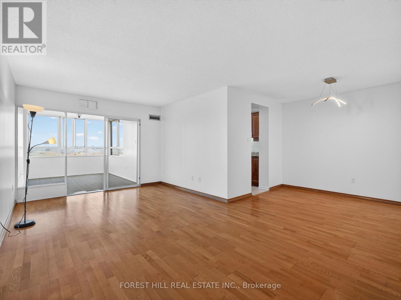 1201 - 100 County Court Boulevard, Brampton, Ontario  L6W 3X1 - Photo 7 - W13043662