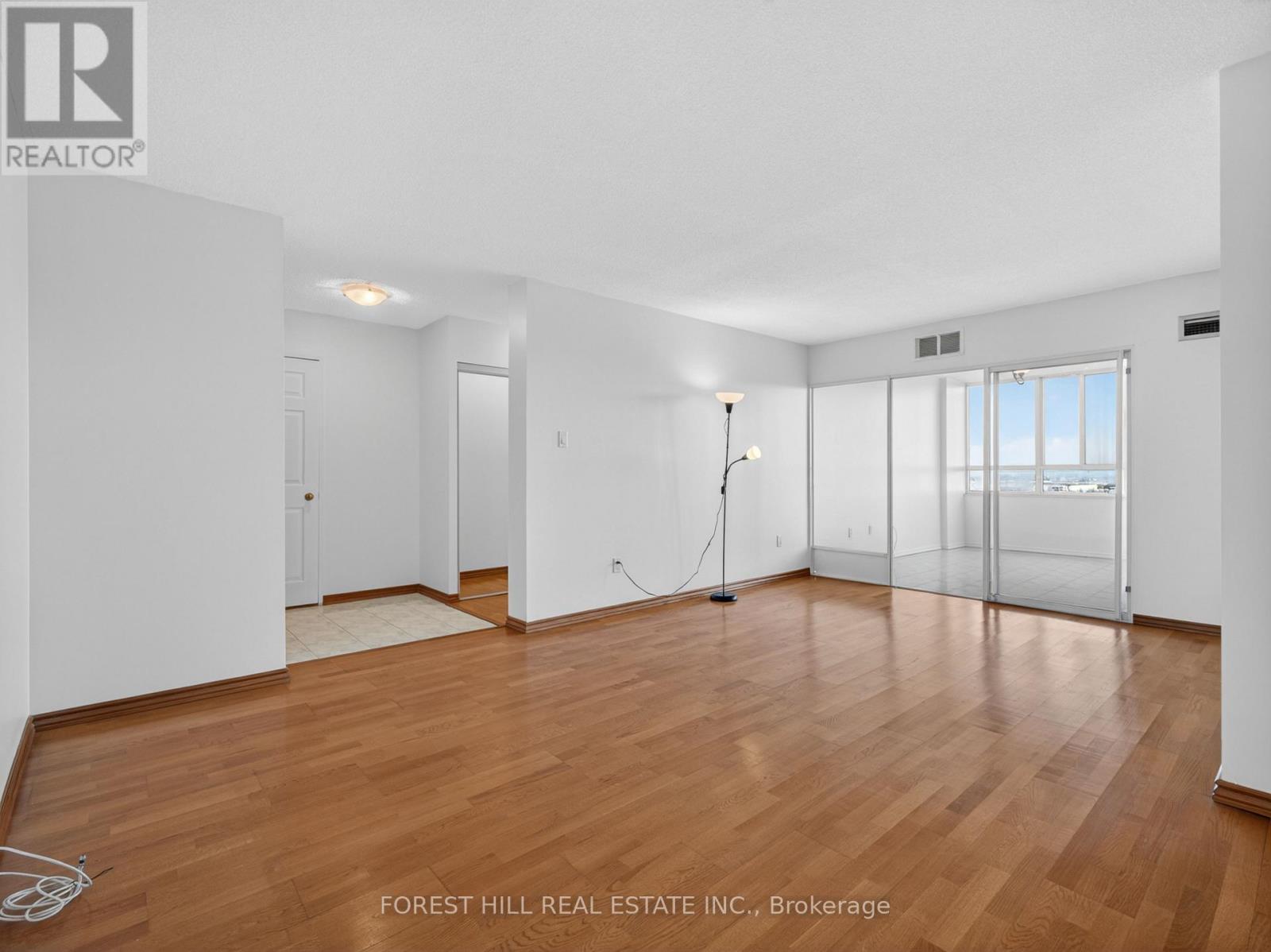 1201 - 100 County Court Boulevard, Brampton, Ontario  L6W 3X1 - Photo 9 - W13043662