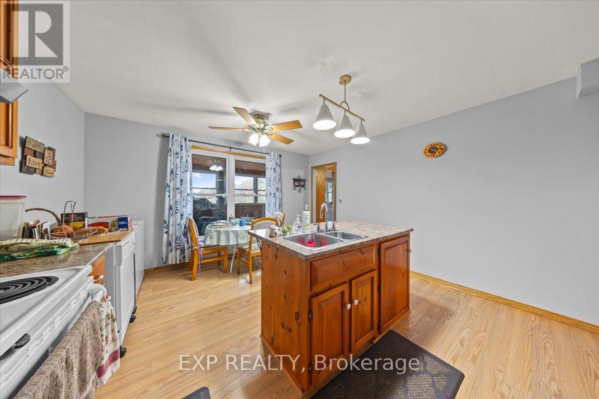 1220 Westross Road, Whitewater Region, Ontario  K0J 1K0 - Photo 11 - X12593086