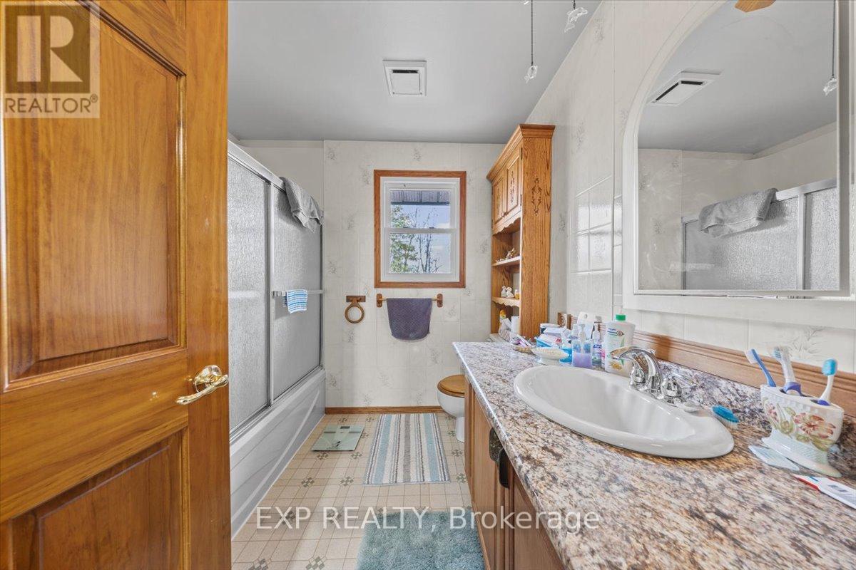 1220 Westross Road, Whitewater Region, Ontario  K0J 1K0 - Photo 28 - X12593086