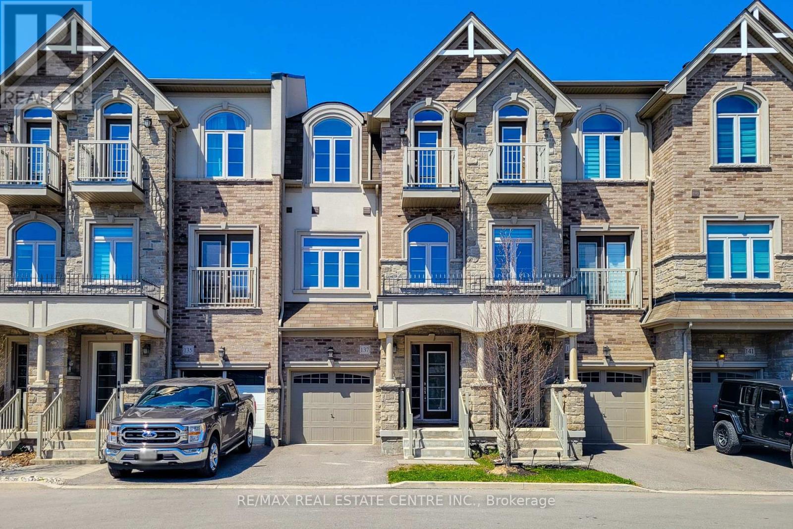 137 BORERS CREEK CIRCLE, Hamilton, Ontario