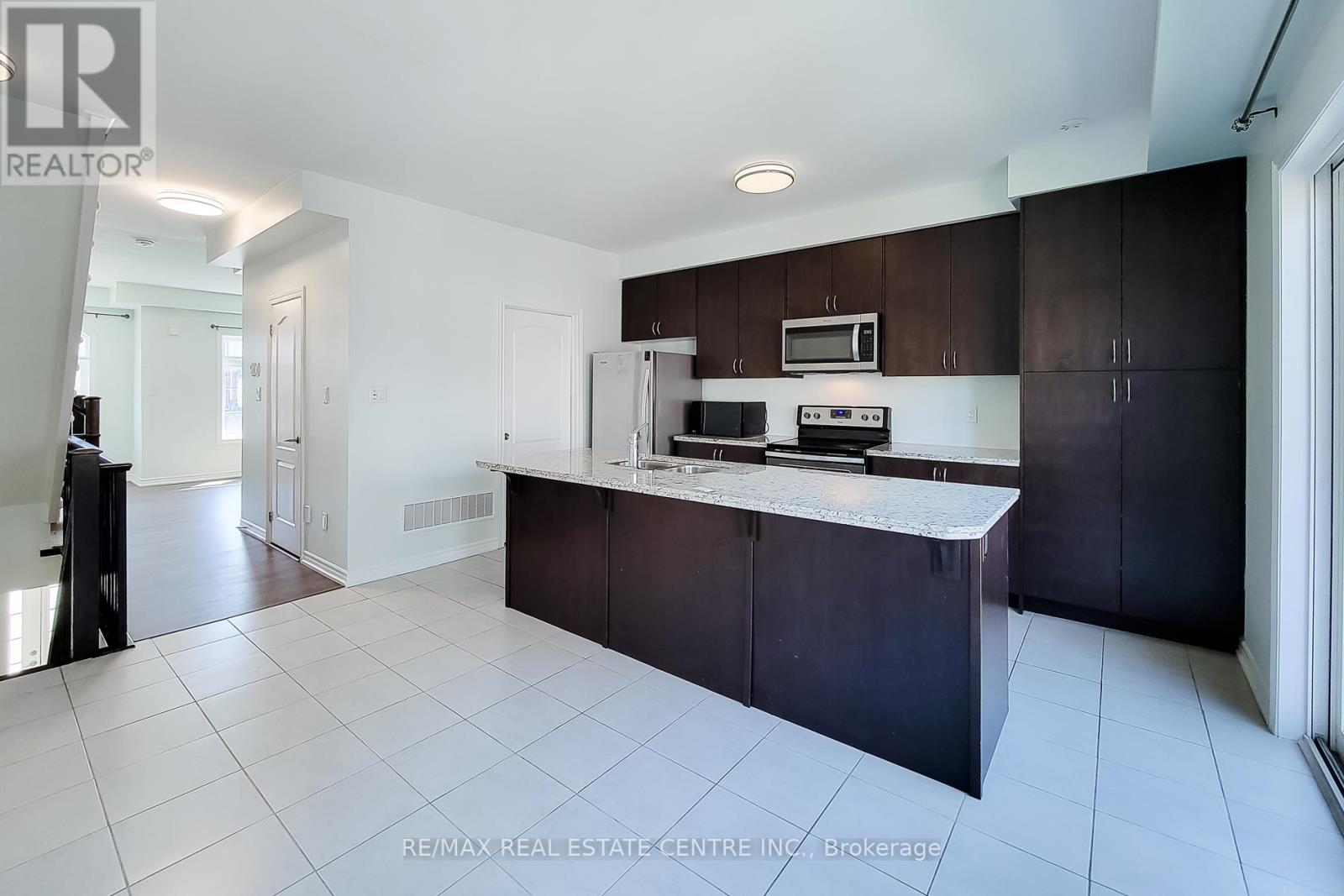 137 Borers Creek Circle, Hamilton, Ontario  L8B 1W3 - Photo 18 - X13043620