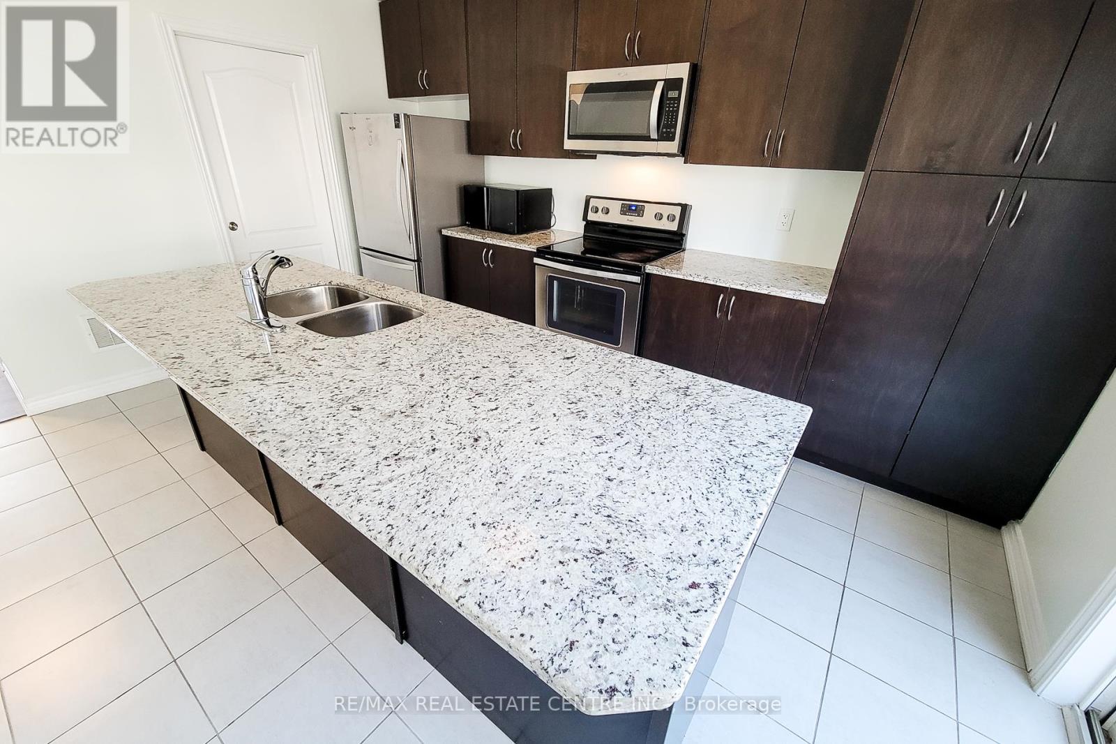 137 Borers Creek Circle, Hamilton, Ontario  L8B 1W3 - Photo 23 - X13043620