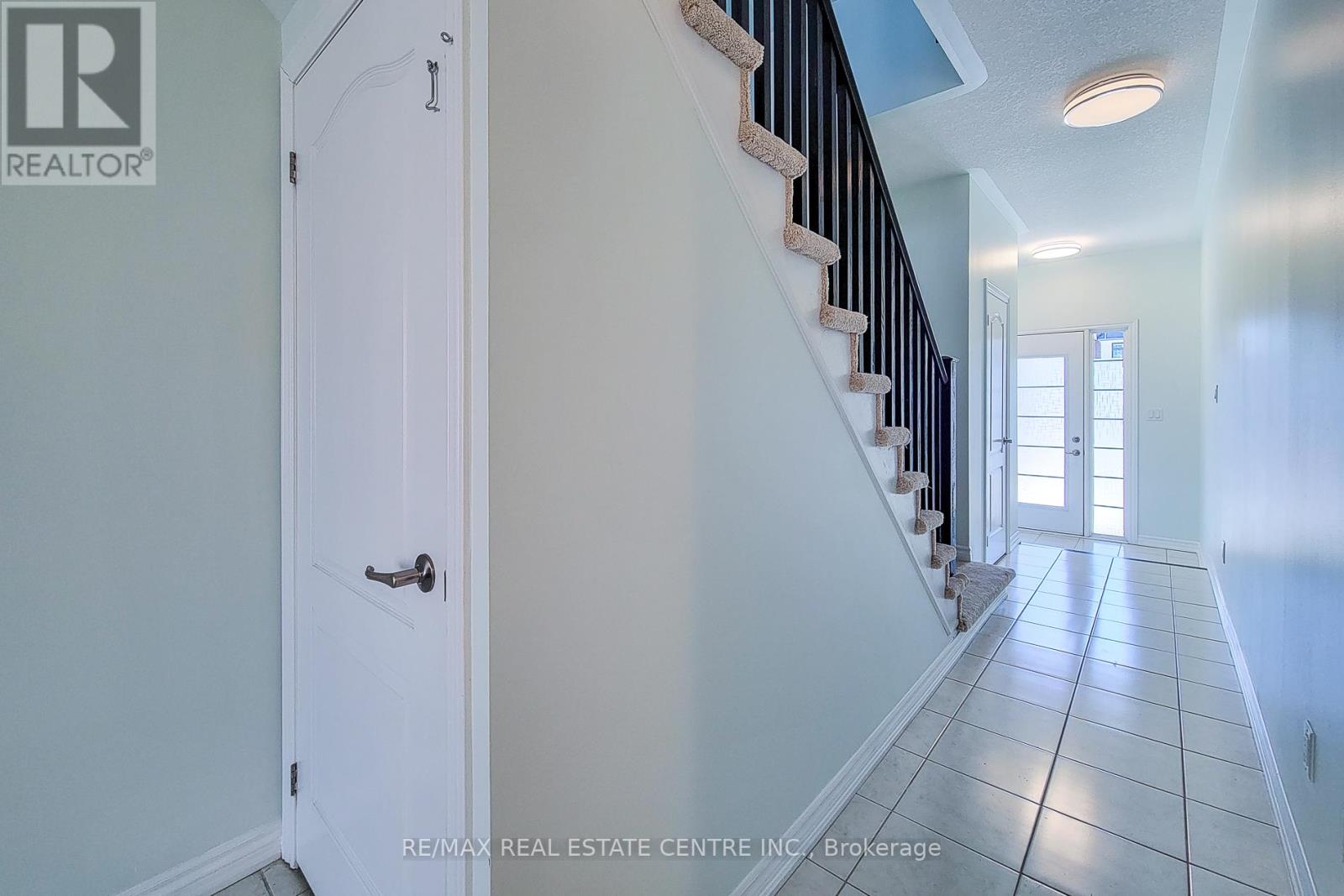 137 Borers Creek Circle, Hamilton, Ontario  L8B 1W3 - Photo 6 - X13043620