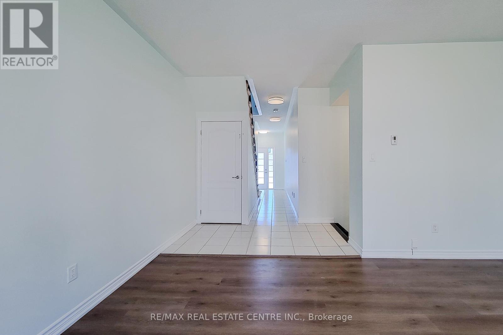 137 Borers Creek Circle, Hamilton, Ontario  L8B 1W3 - Photo 9 - X13043620