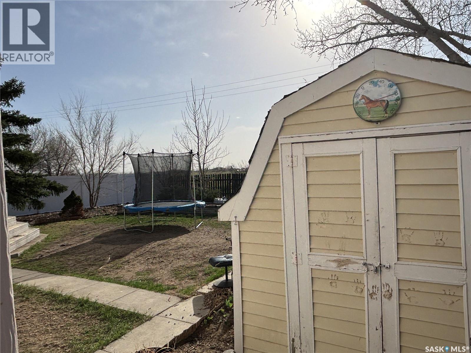 52 Harrigan Crescent, Maple Creek, Saskatchewan  S0N 1N0 - Photo 6 - SK033934